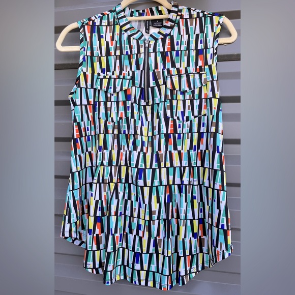 new directions Tops - Chill Out!  NEW DIRECTIONS (EUC, Size S) Sleeveless Top in Geometric Print